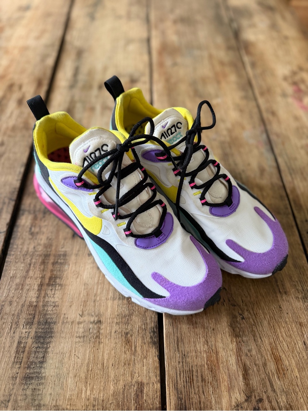 Nike | Womens Air Max 270 React | 8 | White, Yellow Black, Purple | EUC